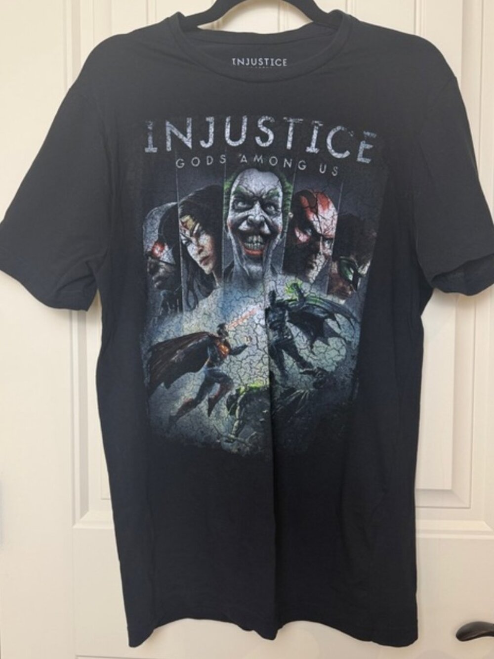 Injustice: Gods Among Us DC Comics Graphic T-Shirt Men's Medium NWT Batman Joker